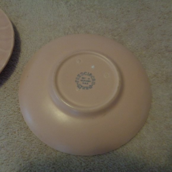 VINTAGE FRANCISCAN 2 SALMON COLORED SAUCERS - Picture 3 of 6